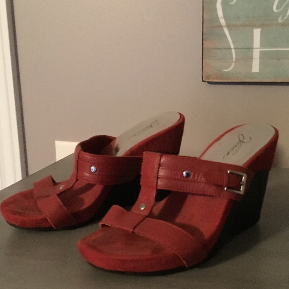 Jessica wedges